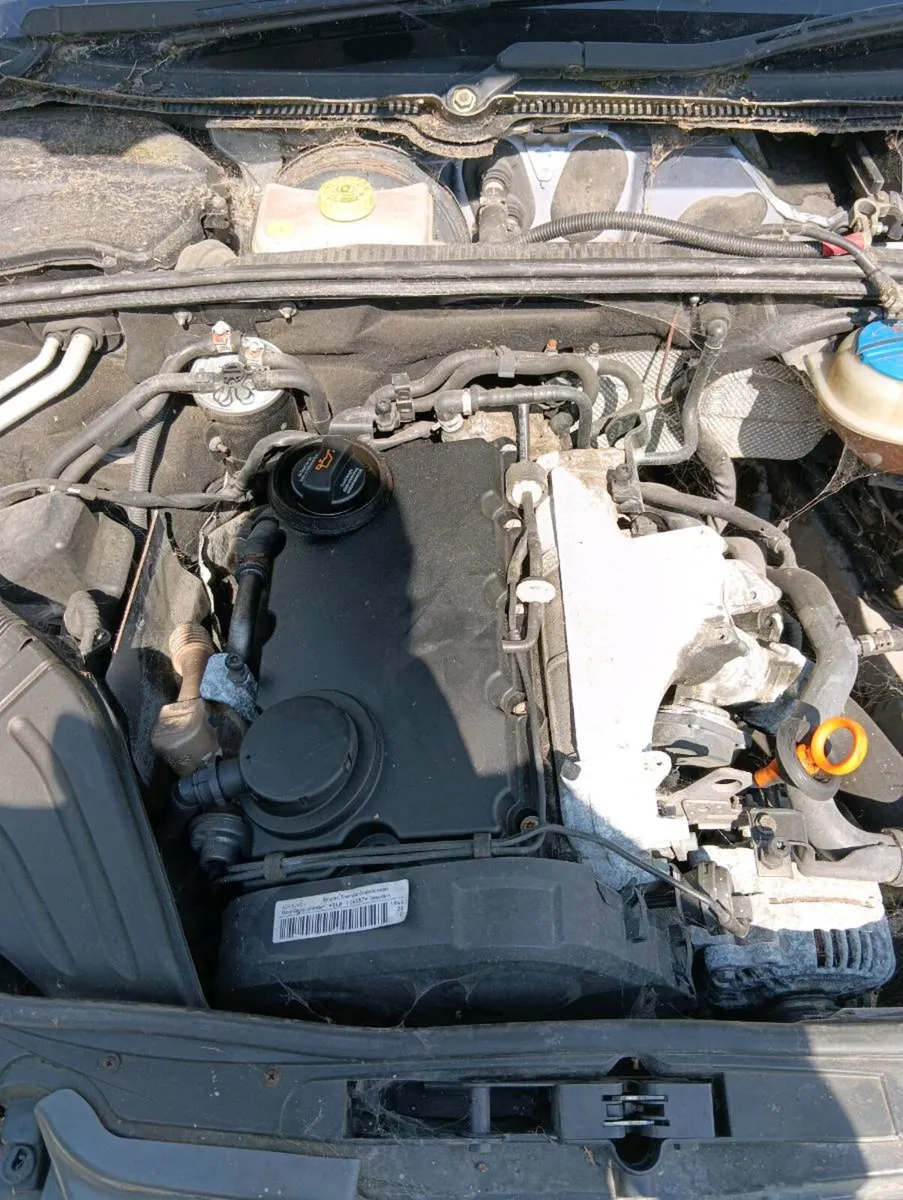 Breaking audi A4 b7 2007 2.0tdi blb - Image 2