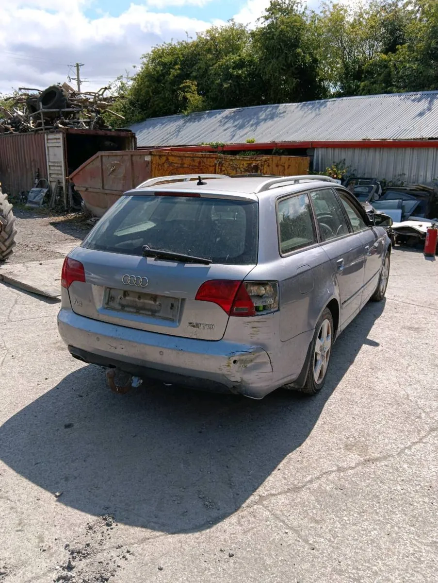 Breaking audi A4 b7 2007 2.0tdi blb - Image 4