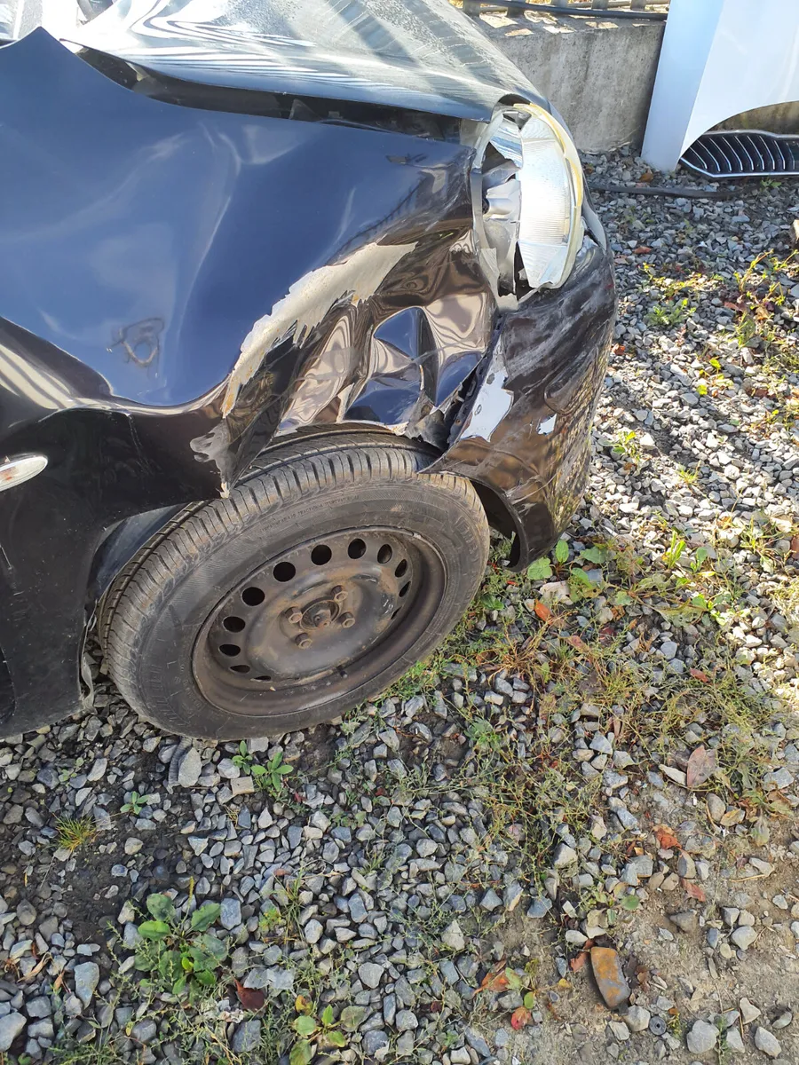Nissan March 2011 driving clearance Sale €1500 - Image 3
