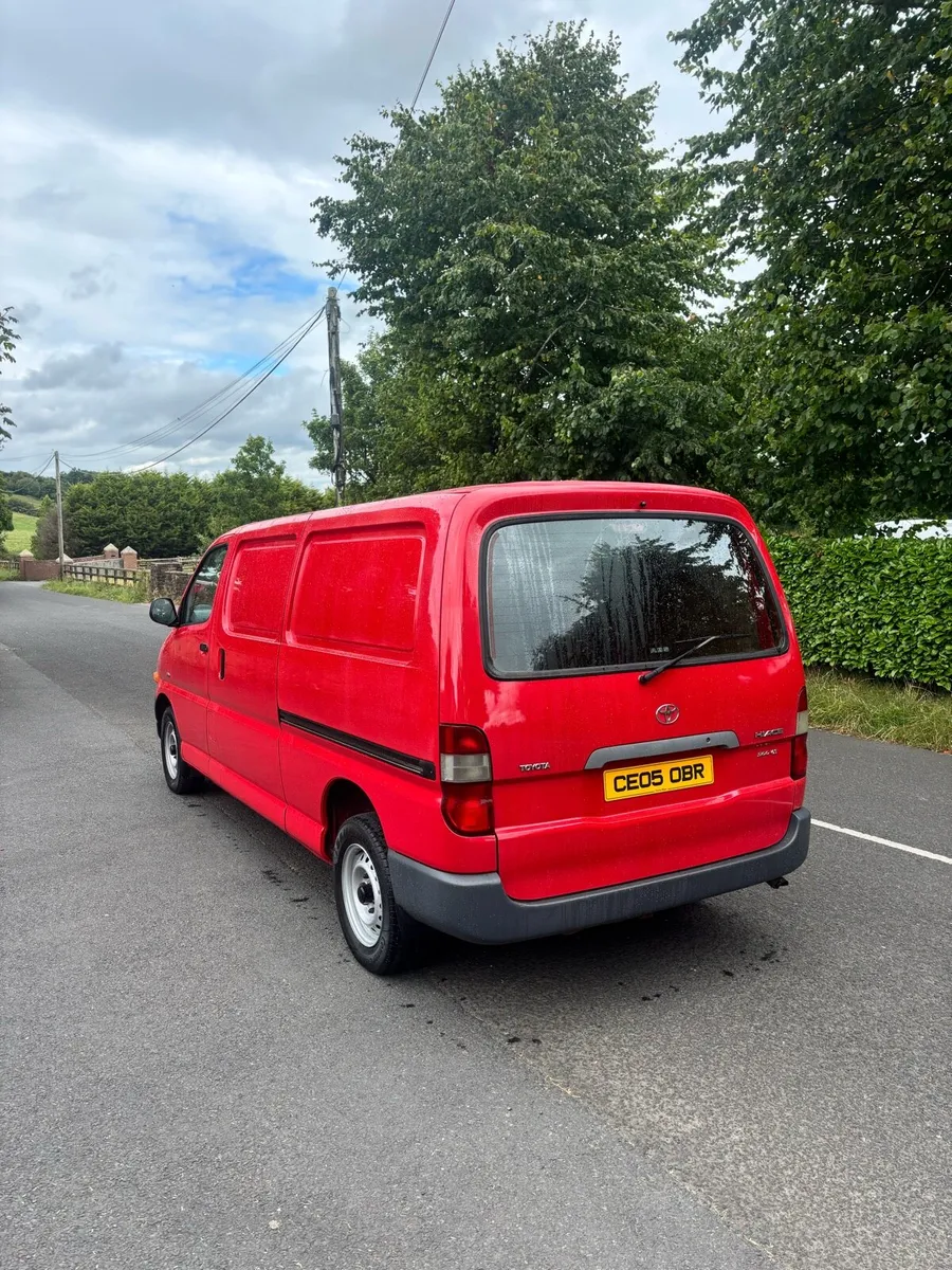 Toyota Hiace - Image 3