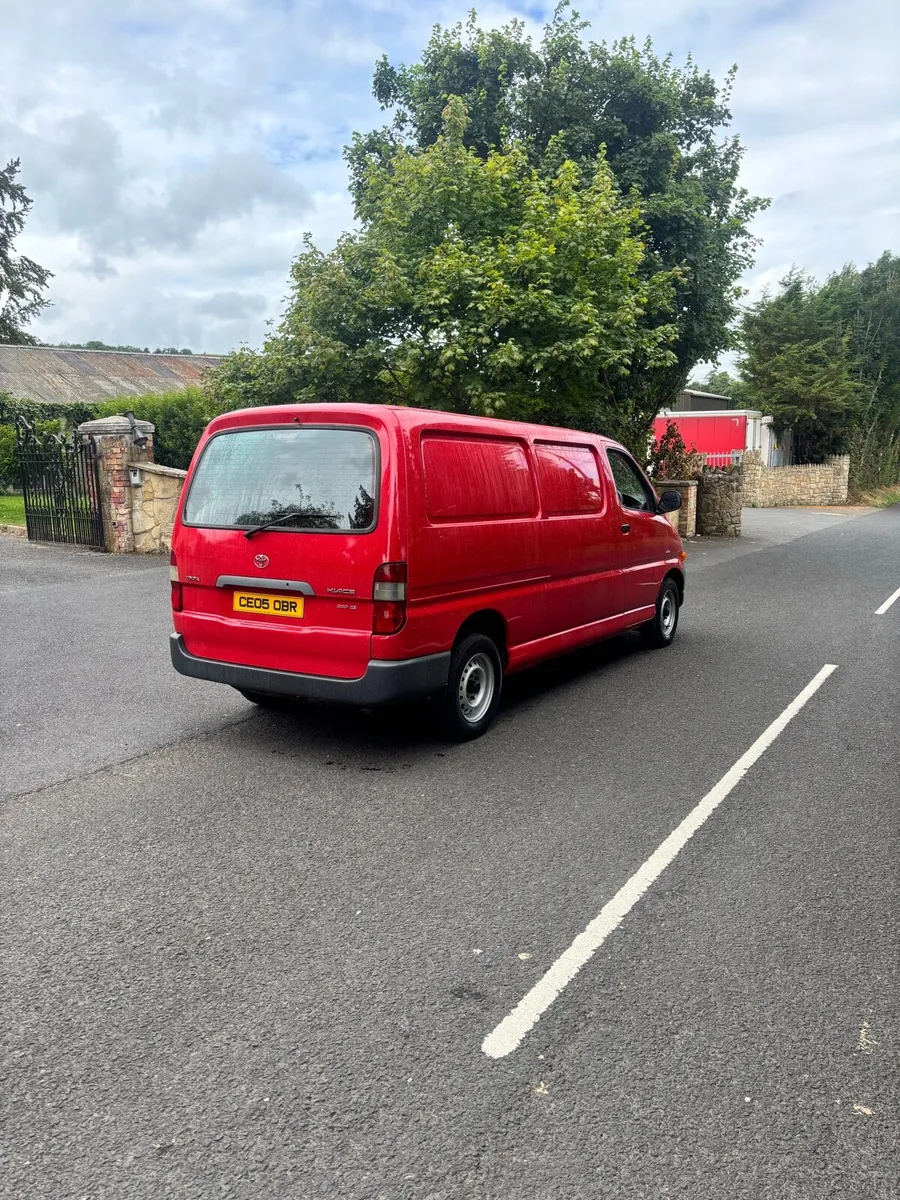 Toyota Hiace - Image 4