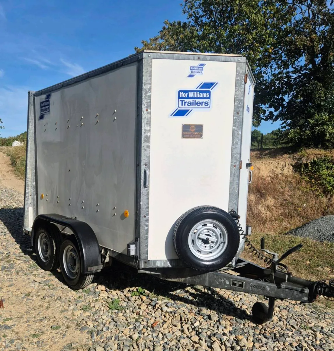 Ifor williams  8 x 5 box trailer as new - Image 1
