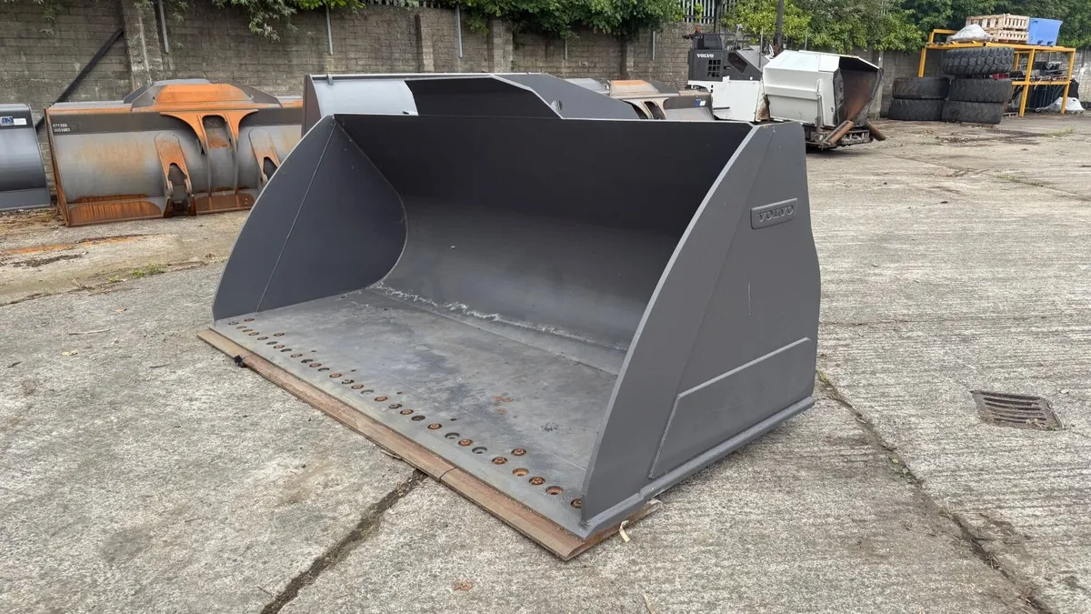 Volvo L150H 4.0m3 Flat GP Bucket - 3000mm - Image 1