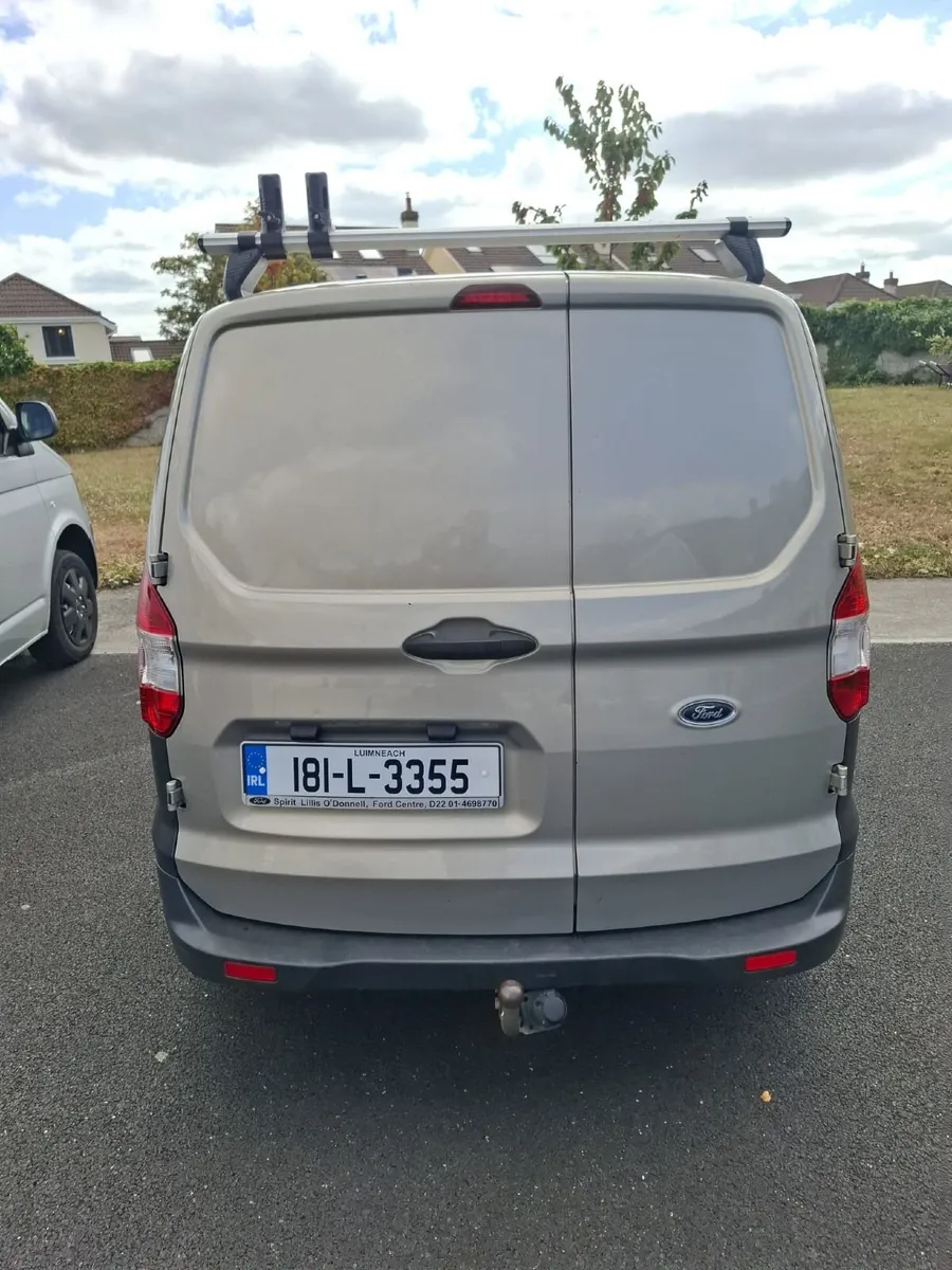 Ford Transit Courier 2018 - Image 2