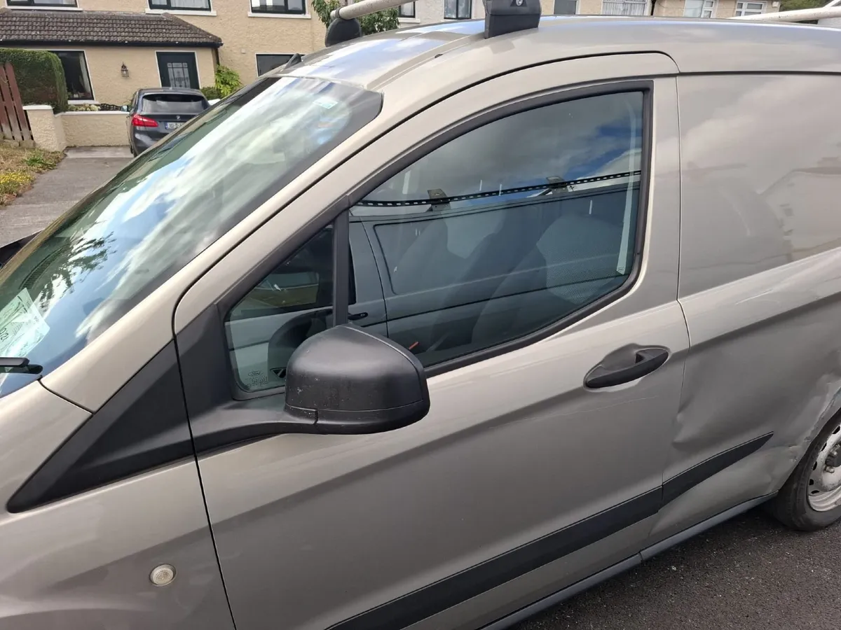 Ford Transit Courier 2018 - Image 3