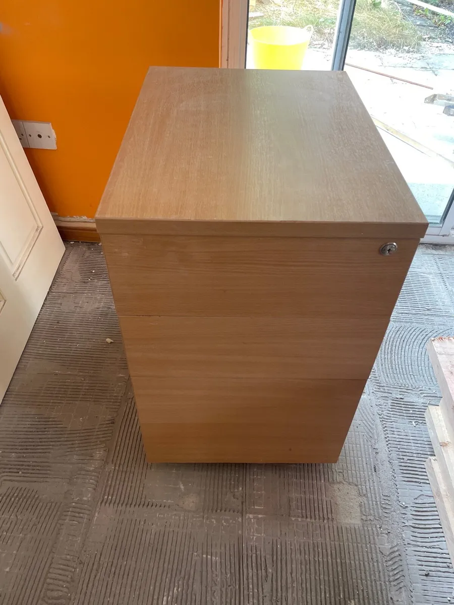 Cabinet-FREE - Image 2