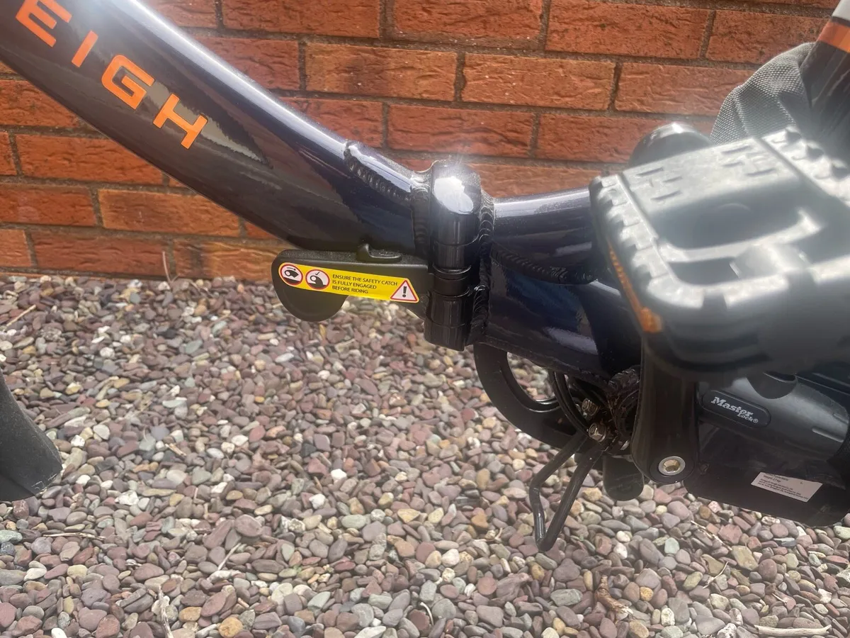 Raleigh Stow-E-Way Folding Electric Bike - Image 4