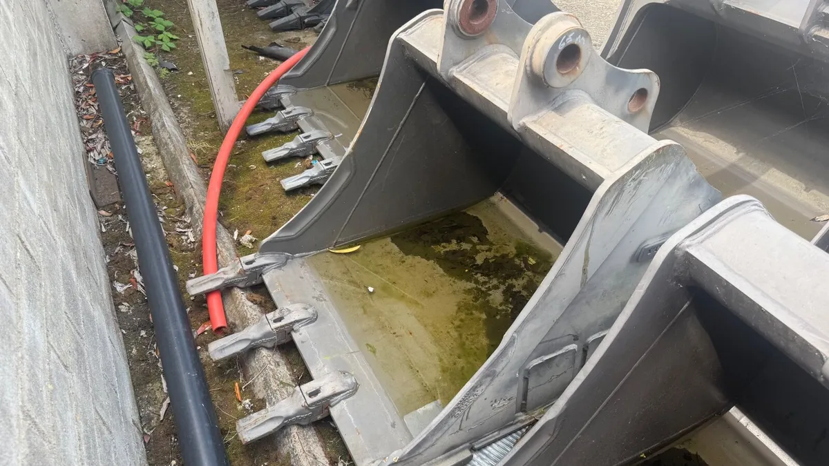 Volvo 1.1m Digging Bucket - 0.66m3 - Image 2