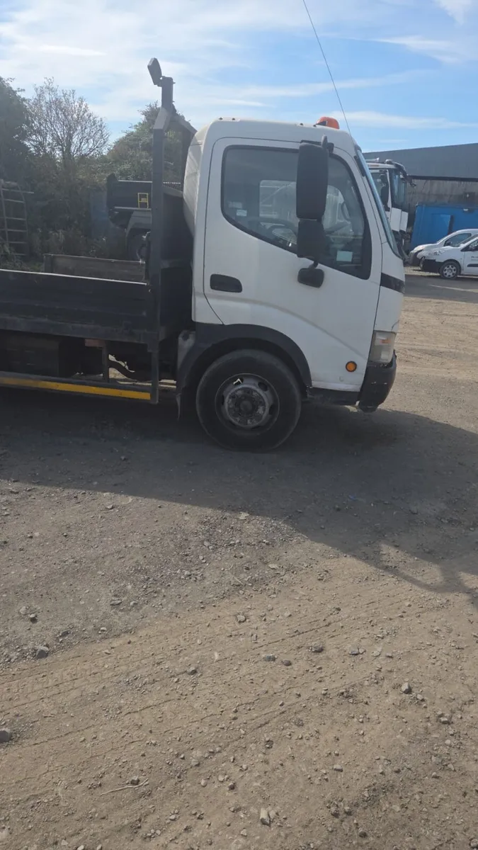 Hino 300 Tow Truck 2012 - Image 4