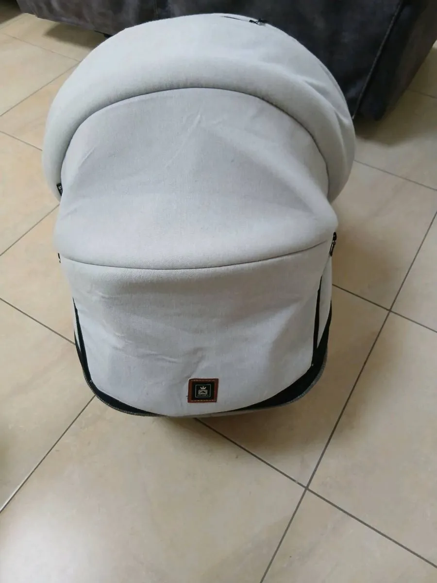 BABYS PRAM LIKE NEW - Image 4