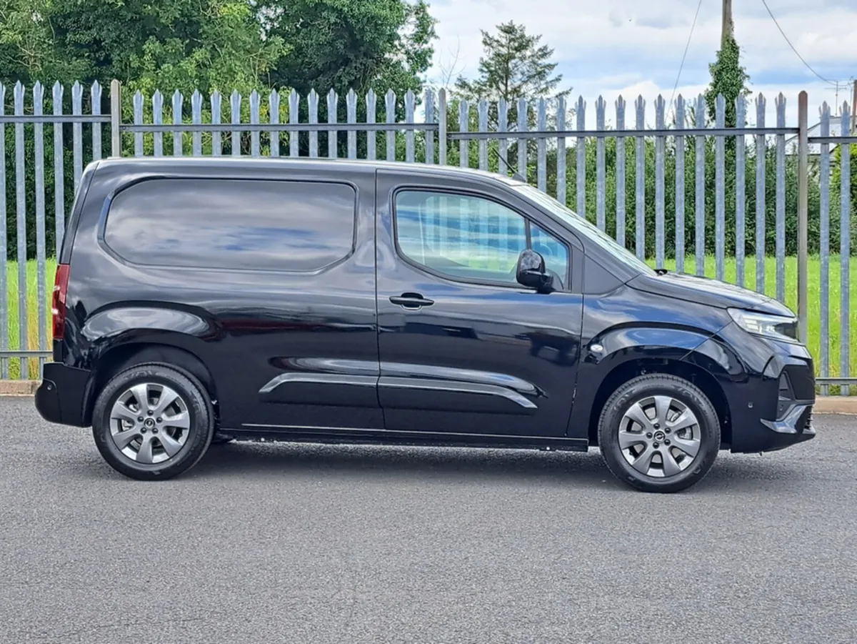 Opel Combo SPORTIVE L1H1 1.5TD 130BHP AUTOMATIC**T - Image 4
