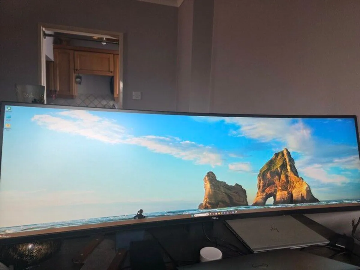 Dell UltraSharp 49 Curved Monitor - Image 2
