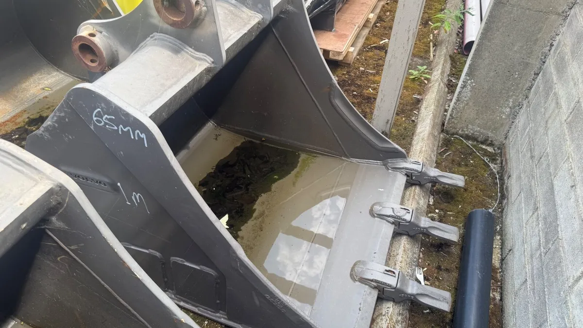 Volvo Digging Bucket - 1000mm - Image 4