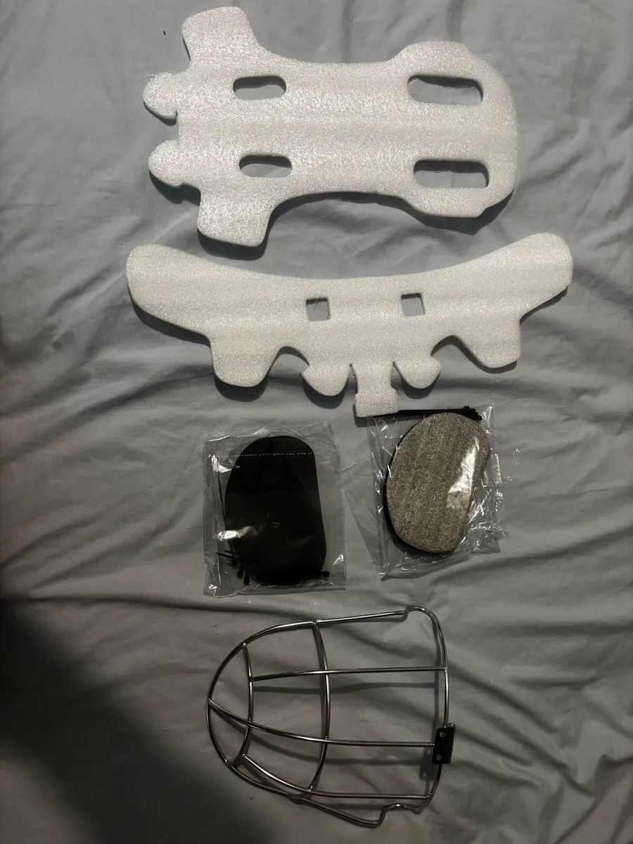 Chinpieces, padding, faceguards, straps - Image 1