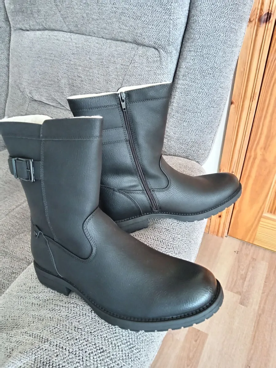 New leather motorcycle jacket size large & boots - Image 2