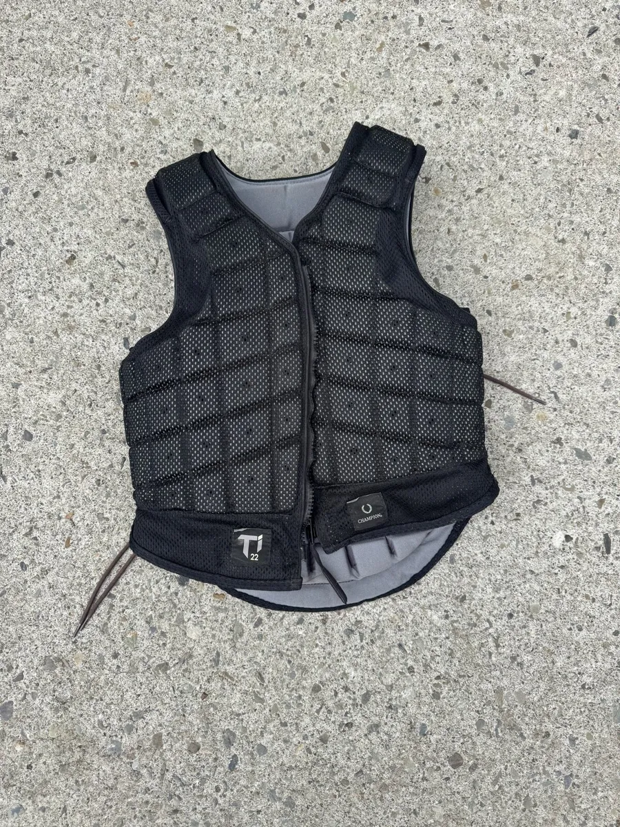 Champion body protector - Image 1