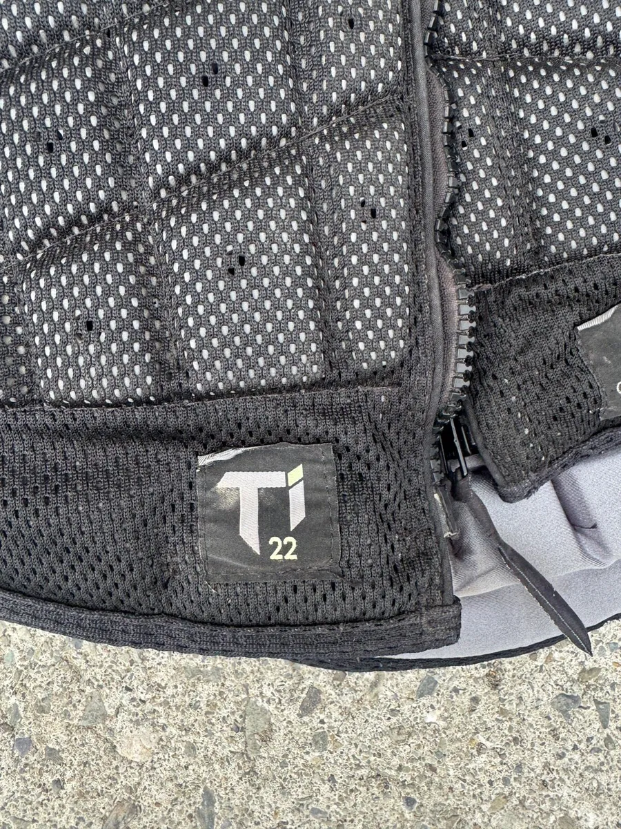 Champion body protector - Image 2