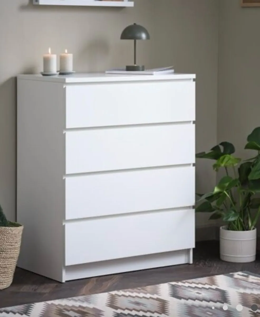 4 drawer chest - Image 1