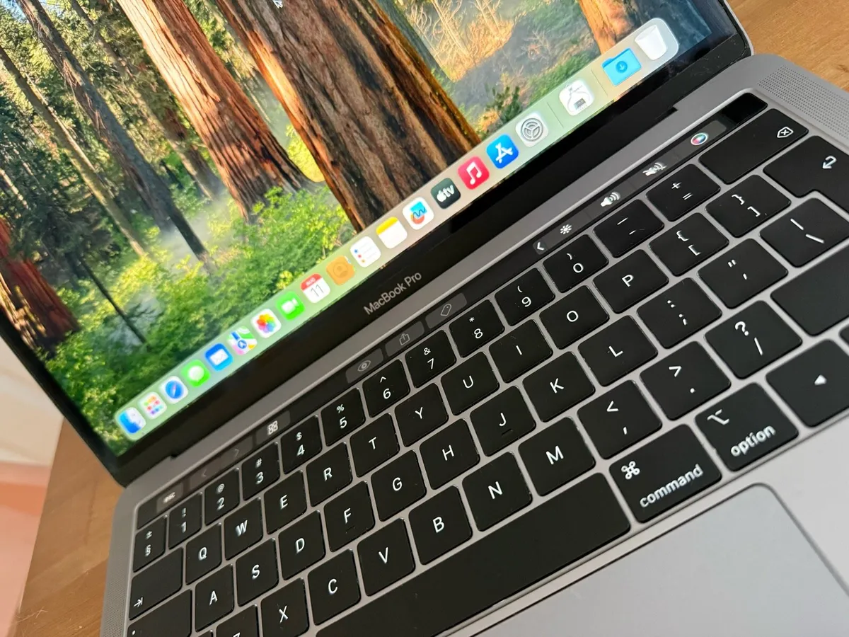 Apple MacBook Pro 13-Inch 2019 - i5 / 16gb RAM - Image 3