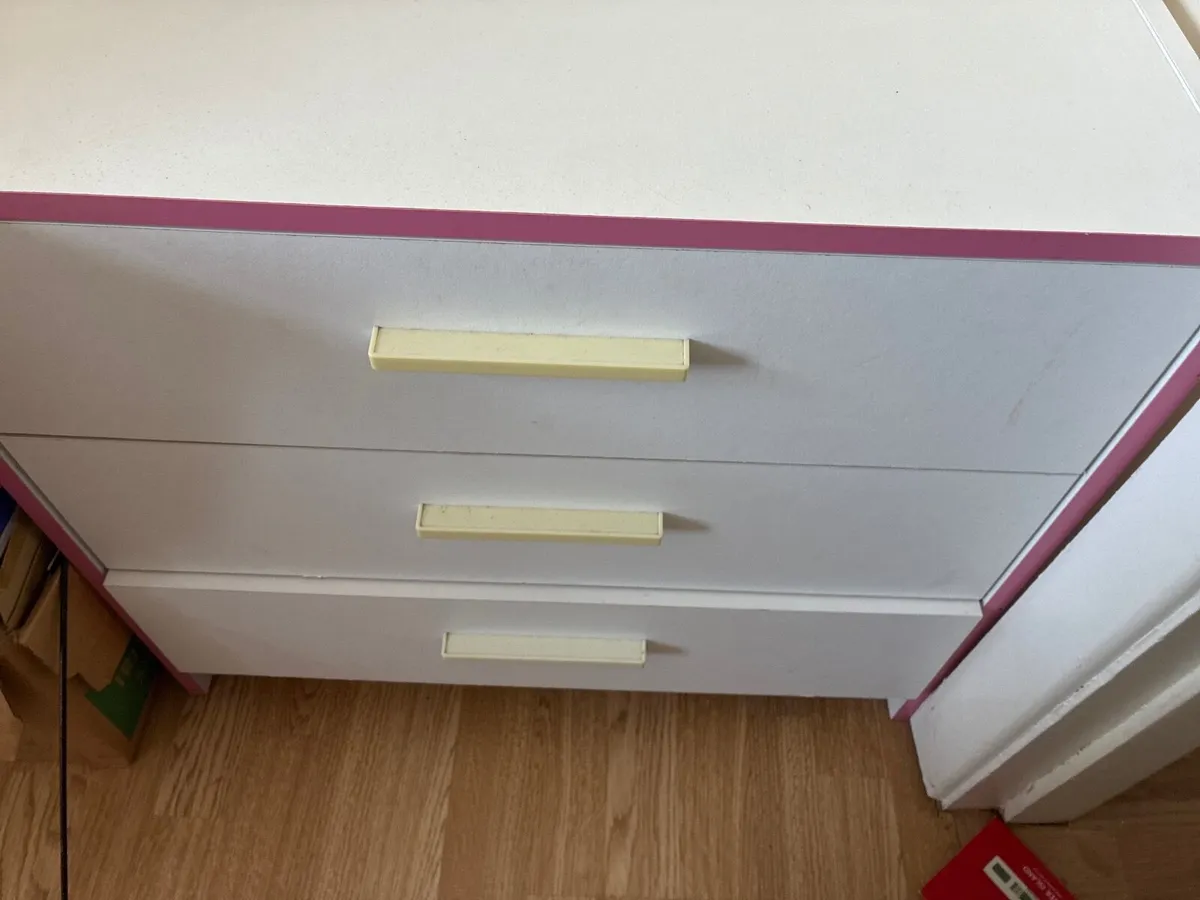 Chest of drawers - Image 1