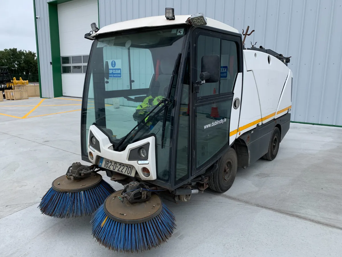UNRESERVED SWEEPERS FOR AUCTION TOMORROW!!!! - Image 4