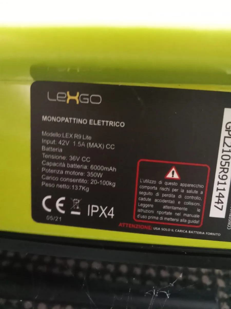 Lexgo R9 Lite neon yellow electric scooter - Image 4