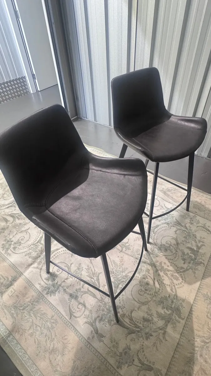 Kitchen counter stools - Image 1