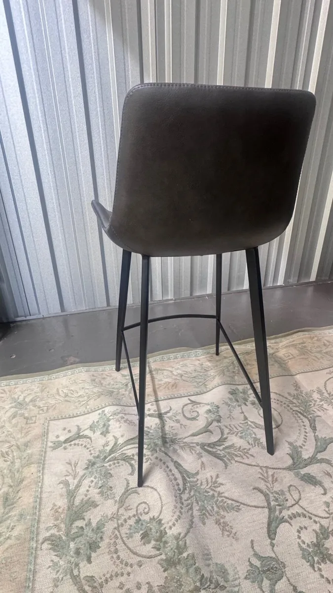 Kitchen counter stools - Image 3