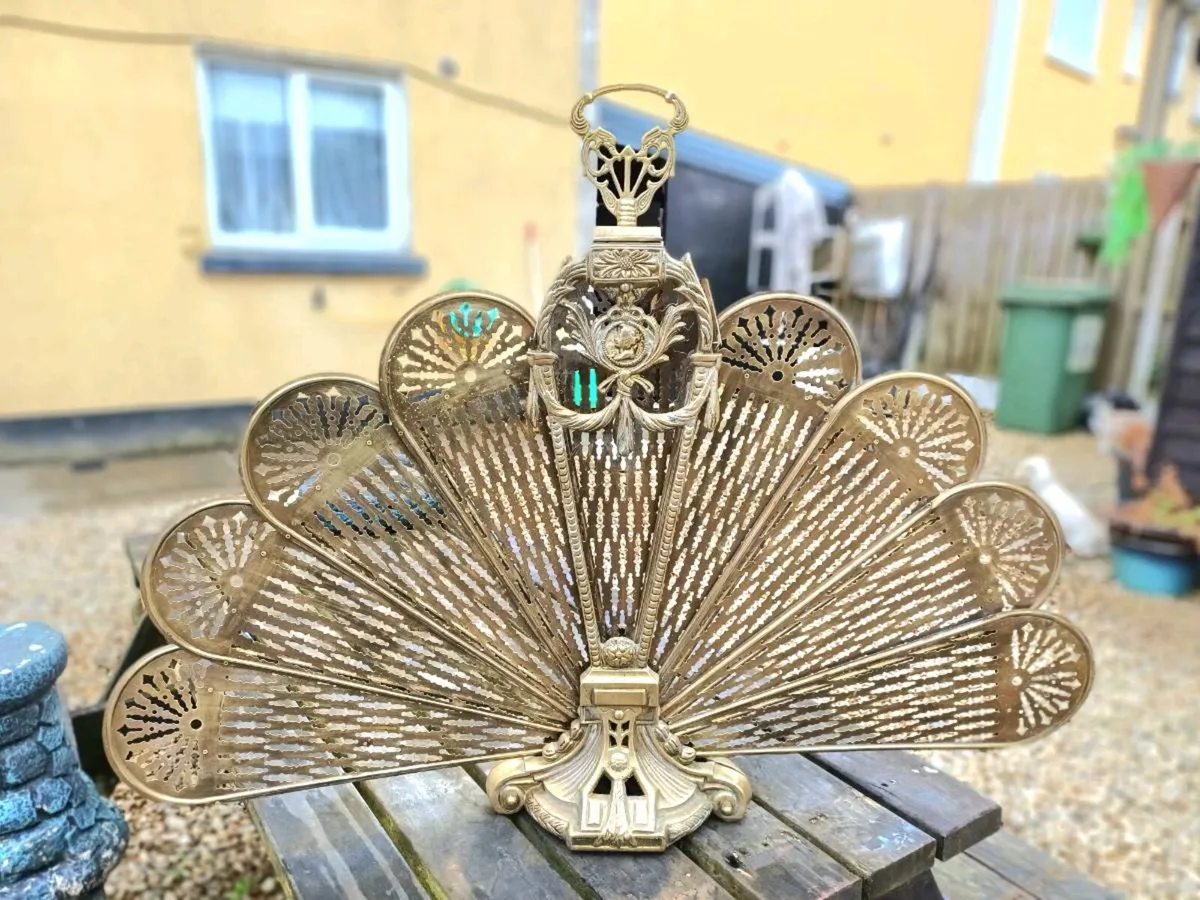 1960/70s Brass Peacock Firescreen - Image 1