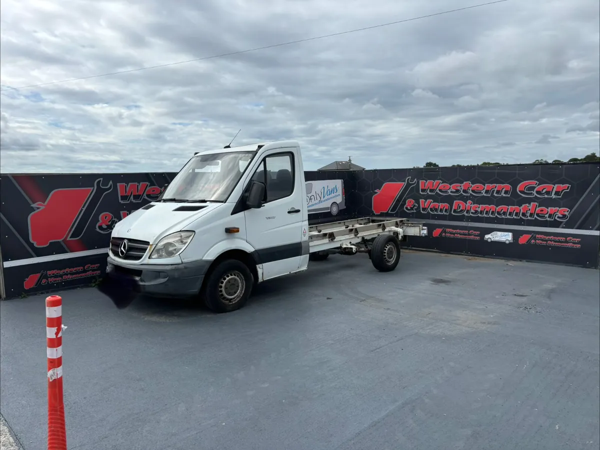 2010 Mercedes sprinter auto for dismantling