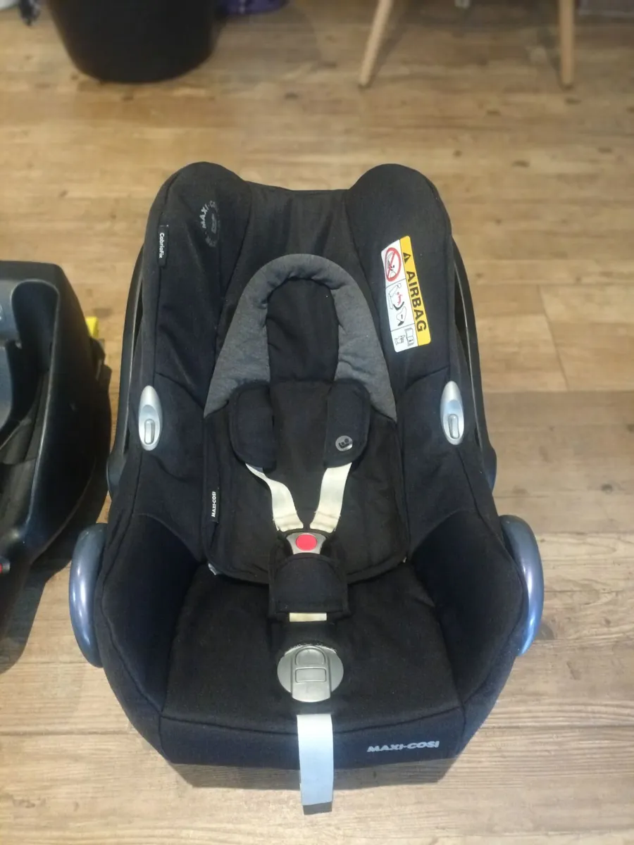 Baby car seat - Image 1