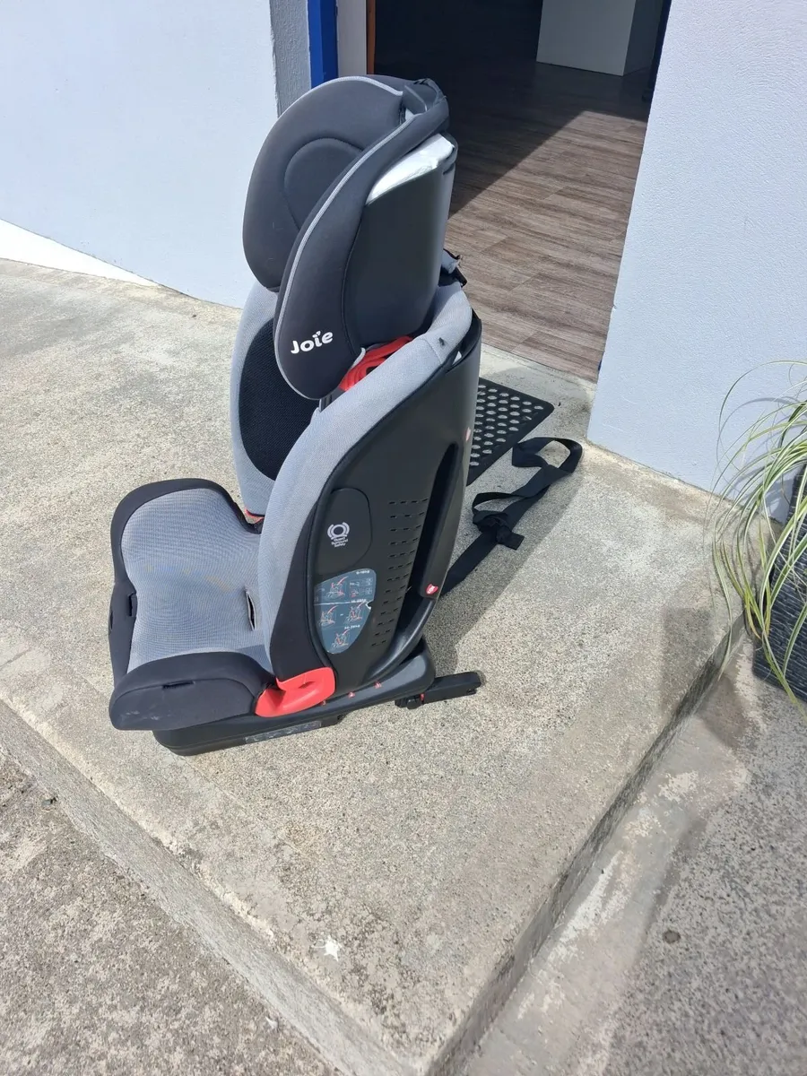 Joie Car Seat with Iso Fix - Image 1