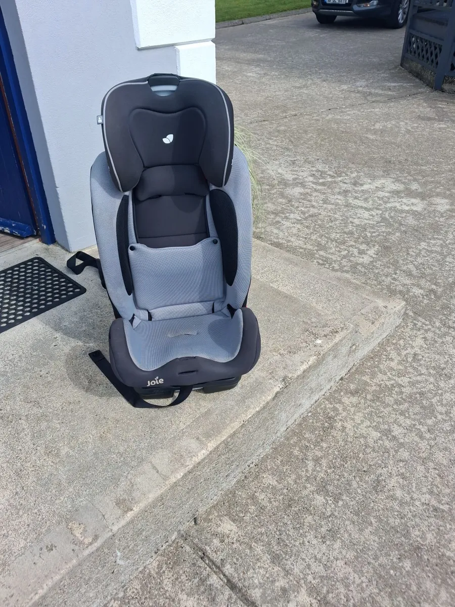 Joie Car Seat with Iso Fix - Image 2