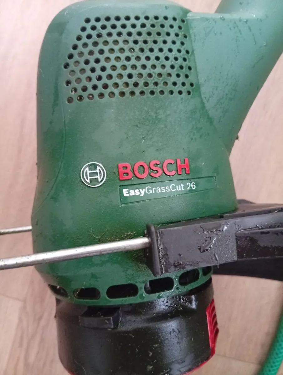 Bosch EasyGrassCut Trimmer 3months old - Image 1