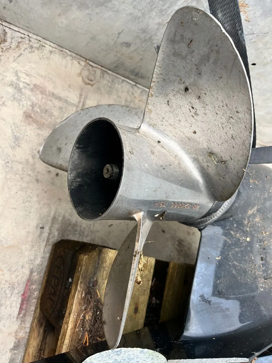 200HP Mercury Optimax outboard motor - Image 4