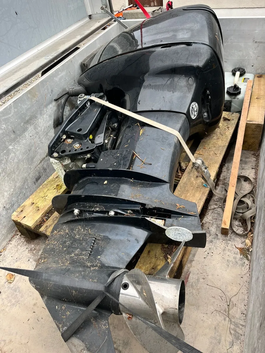 200HP Mercury Optimax outboard motor - Image 3
