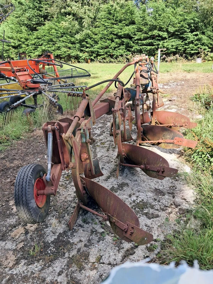 4 furrow plough - Image 4