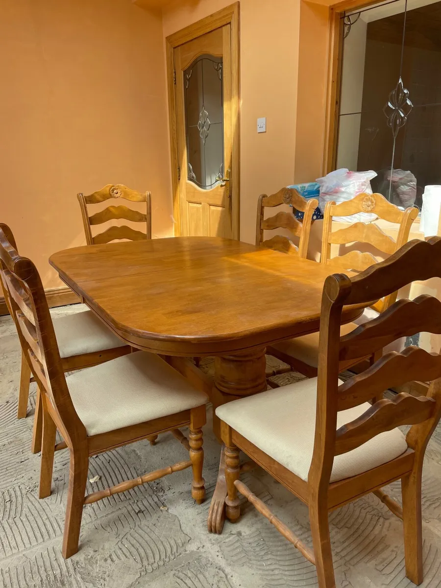 Kitchen Table and 6 chairs - Image 2