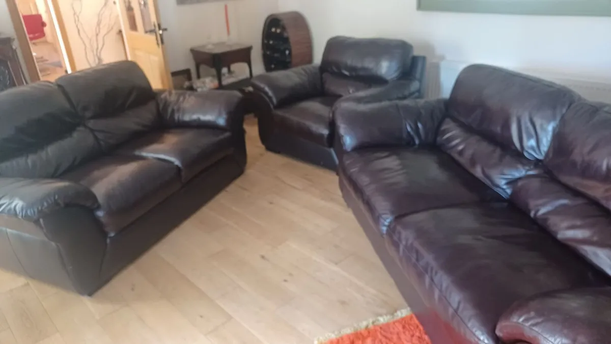 A three piece Brown leather  suite, 3, 2 ,  1 - Image 4
