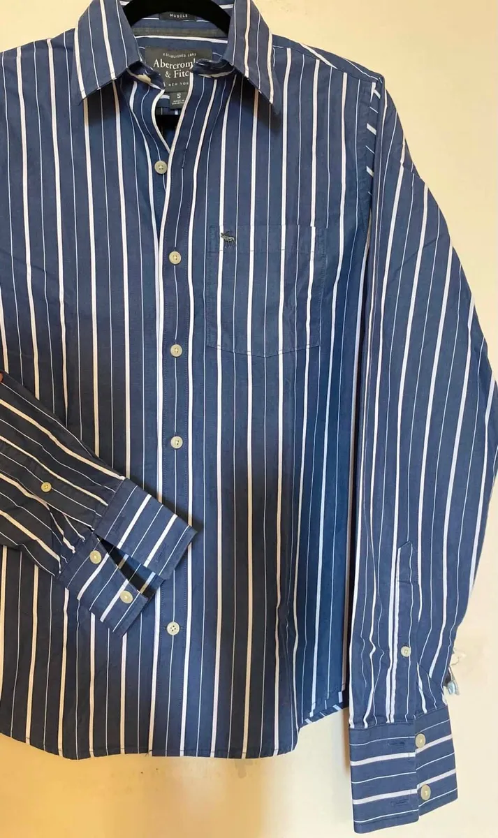 Abercrombie & Fitch shirt - size S - Image 1