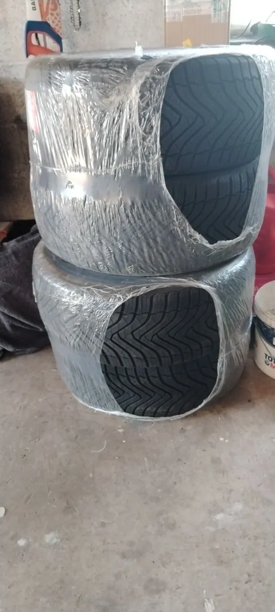 Hyundai I40 Saloon Car tyres  R19 for sale - Image 3