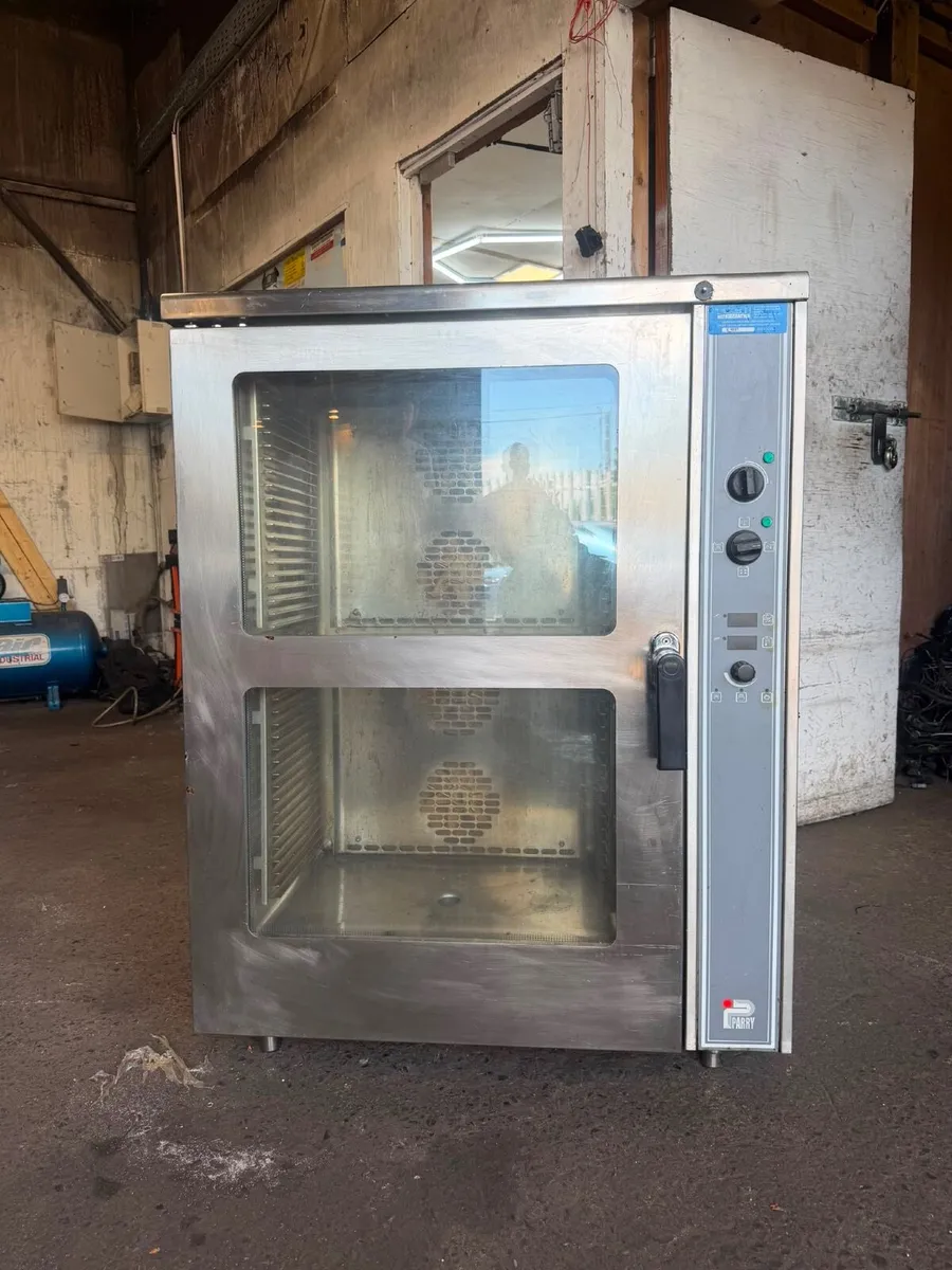 commercial combination steam and convection oven - Image 1