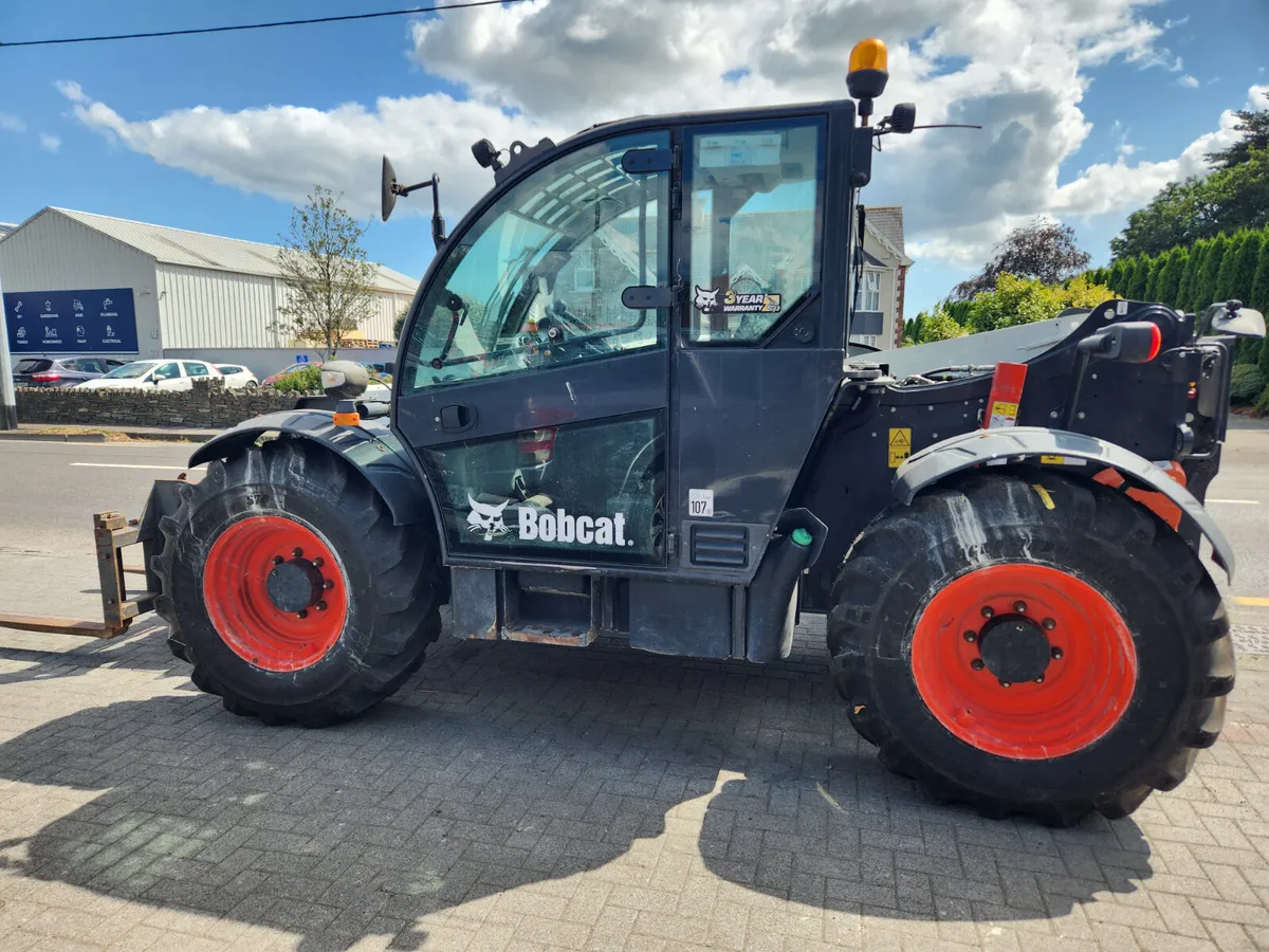 Bobcat TL38.70HF telescopic loader - Image 2