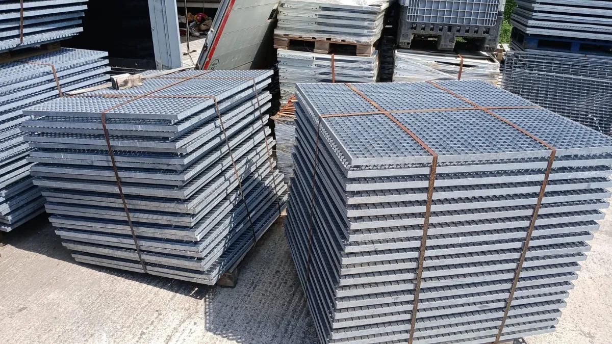 Galvanised Flow Forge Grated Walkway Panels (Many - Image 1