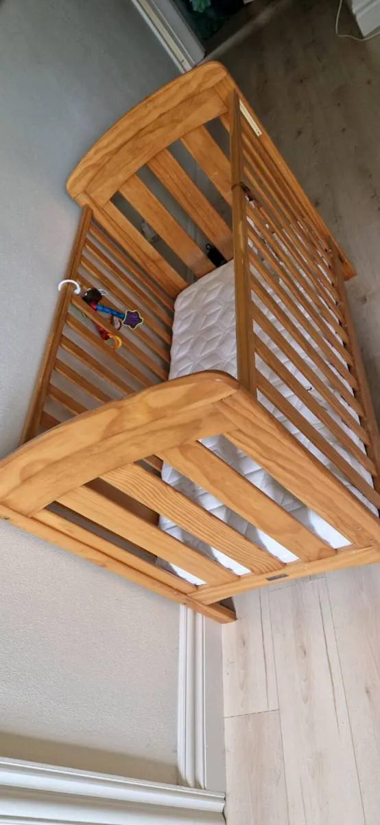 Cot for sale - Image 1