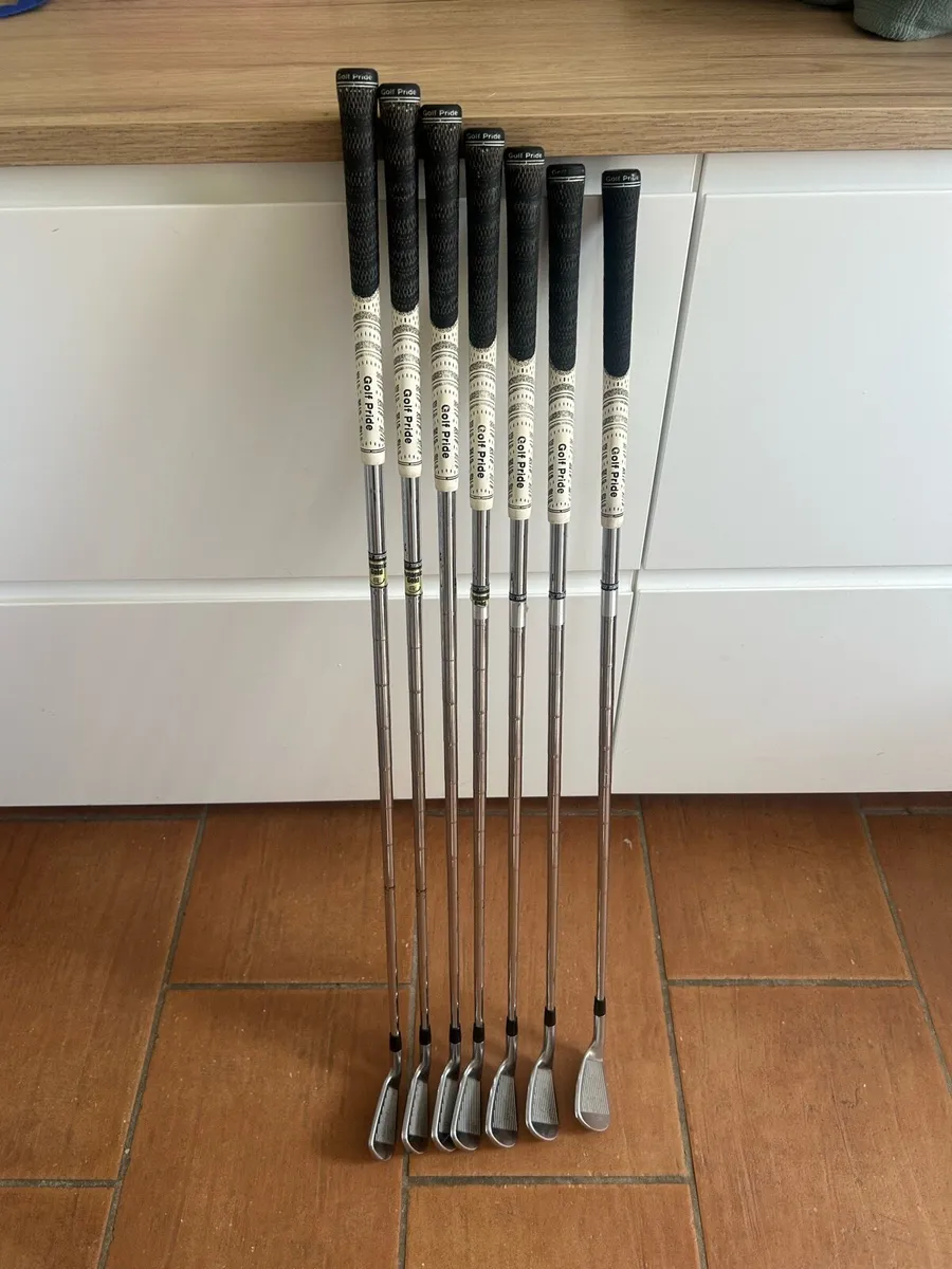 Titleist 716 AP2 Irons - Image 2