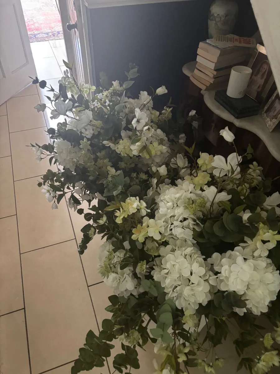 2 Faux floral arrangements - Image 1