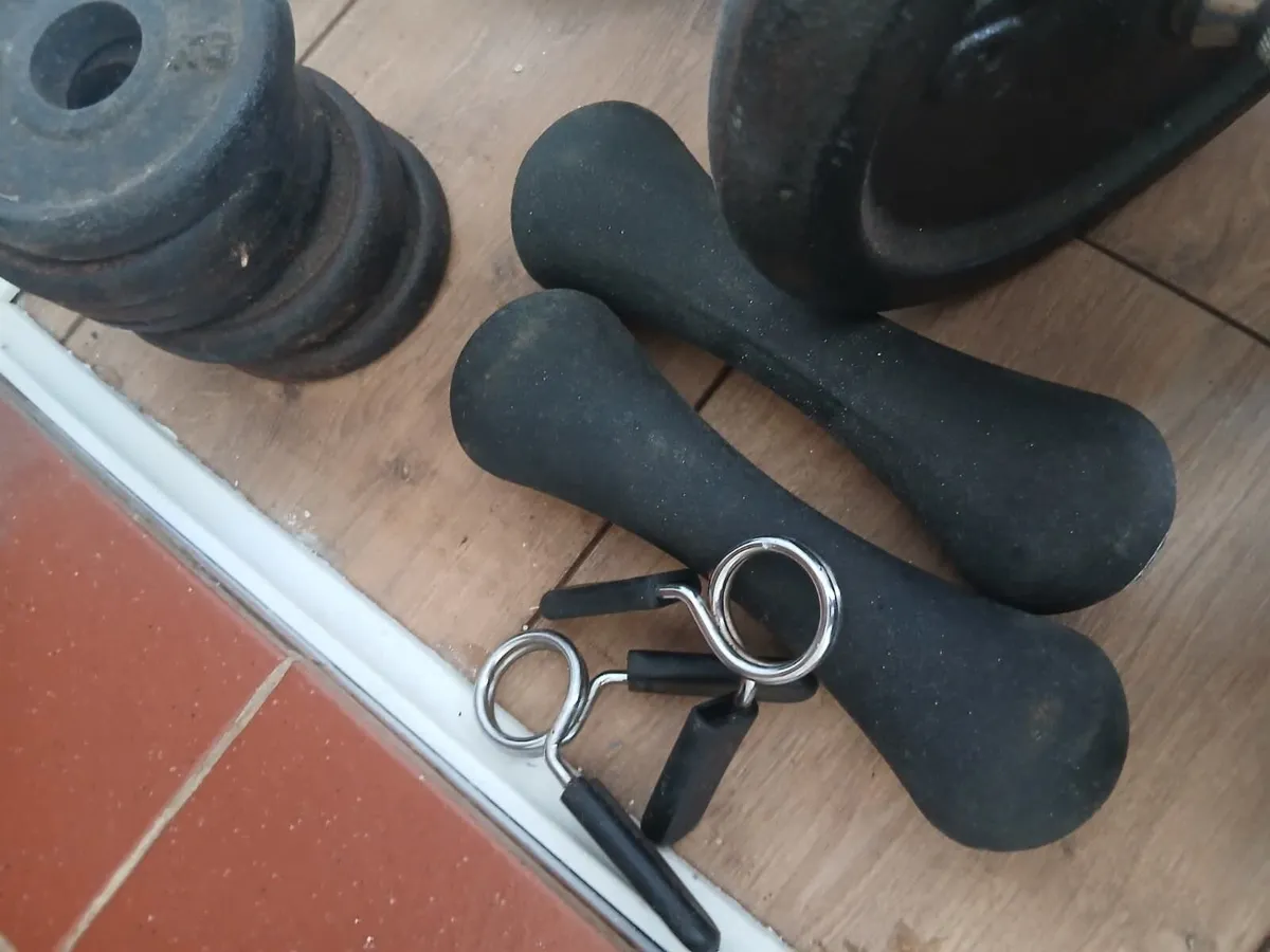 Various weight lifting equipment - Image 2