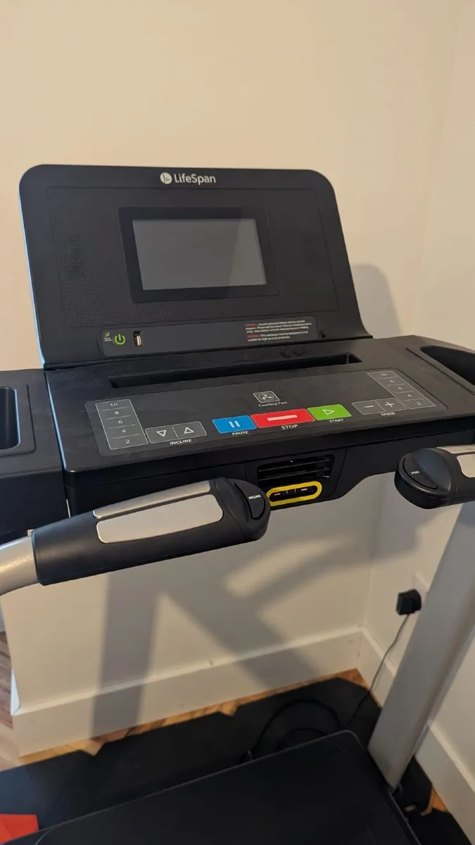 LifeSpan TR4000iT Premium Treadmill - Image 2