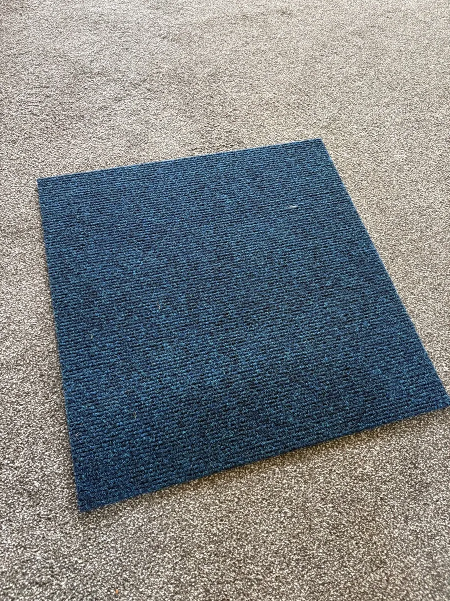 Screwfix carpet tiles blue 50cm x 50cm  - 16 pack - Image 1
